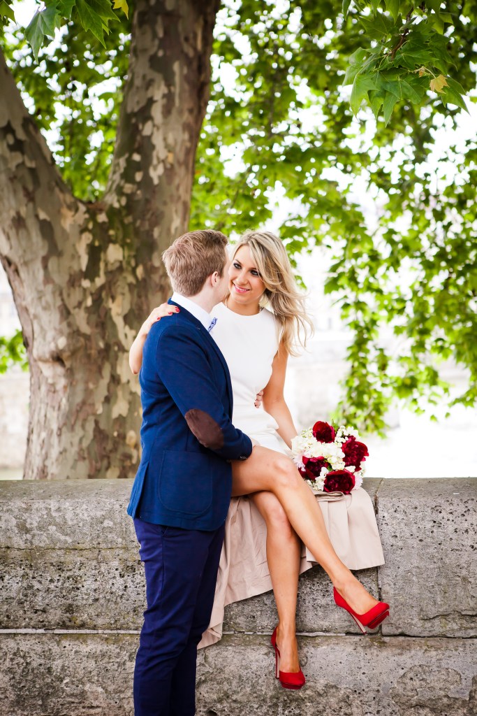 Madamedaniel engagement photo paris matt guegan 