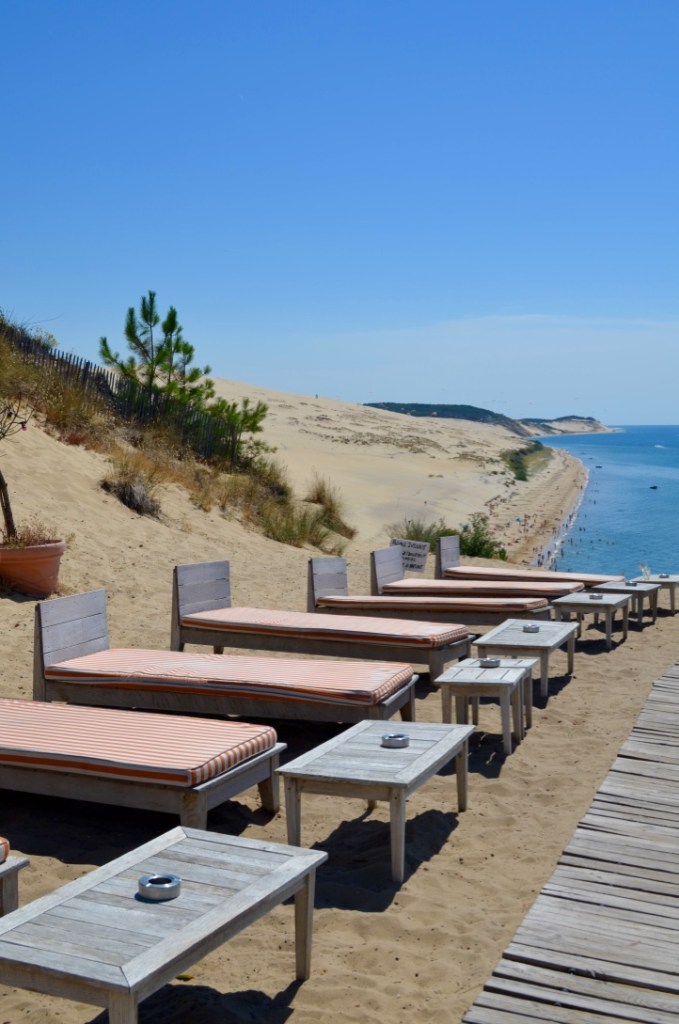 la corniche review madamedaniel dolce&gabanna blue dress