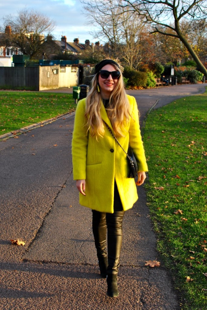 neon yellow coat manteau jaune fluo hiver madamedaniel winter yellow style 
