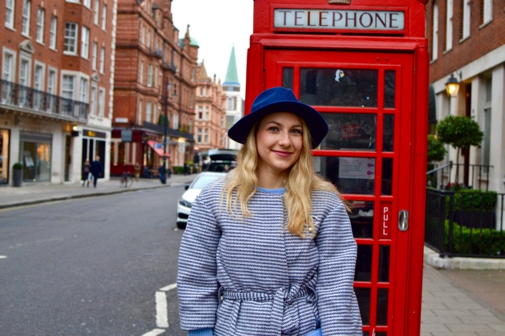 baby blue outfit madamedaniel chanel brooch street style 