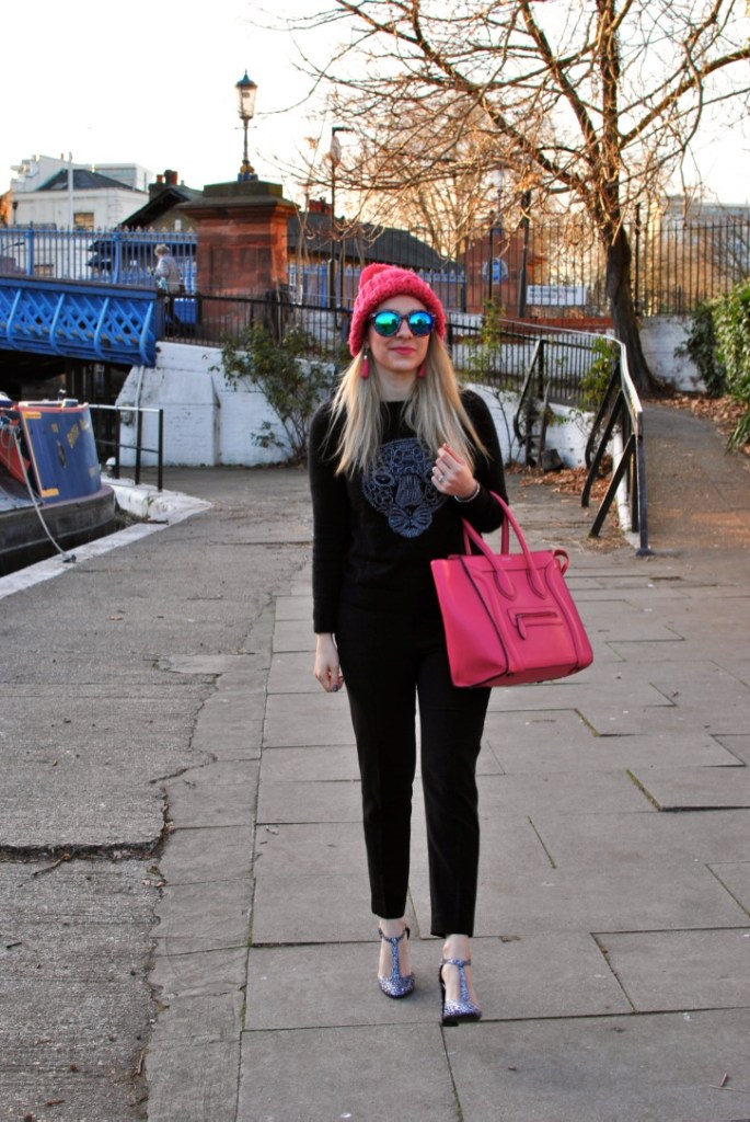 Little venice madame daniel pink beanie celine pink boston luggage pink bag pink hat french blogger