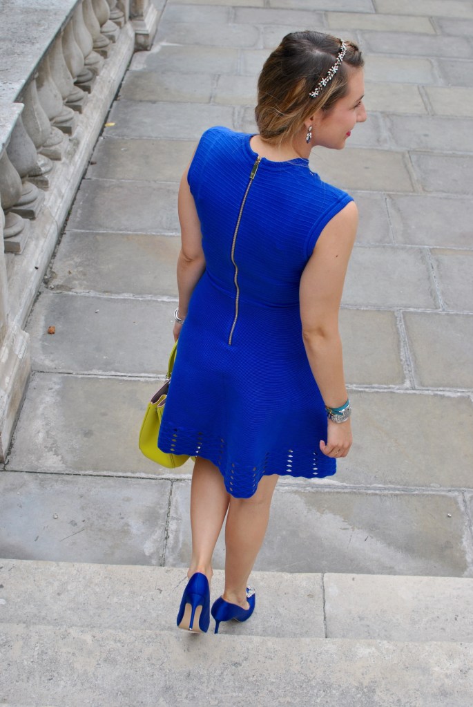 royal albert hall tea time madamedaniel avis londres bloggeuse voyage manolo bleu blue ted baker dress