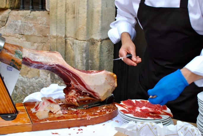 Rocio y Earl mariage wedding boda madamedaniel robe jade lolita wearlemonade louis antoinette YSL clutch orange wedding guest dress santander boda