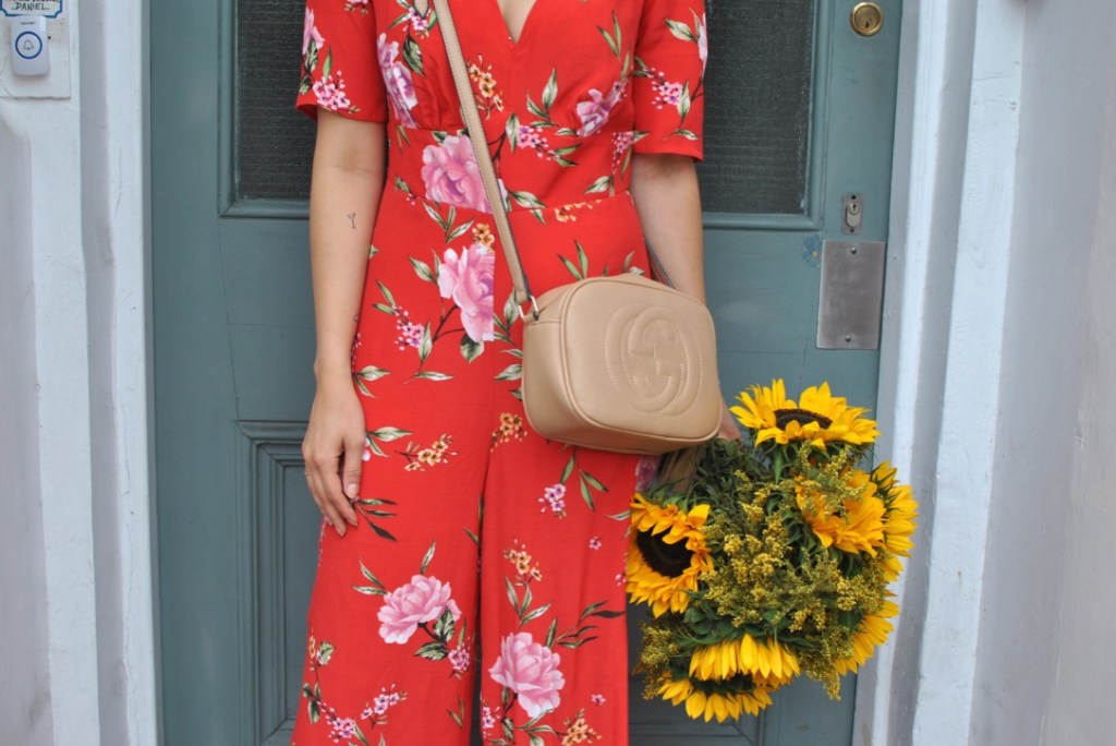 red overall madamedaniel sunflowers combinaison rouge summer look 