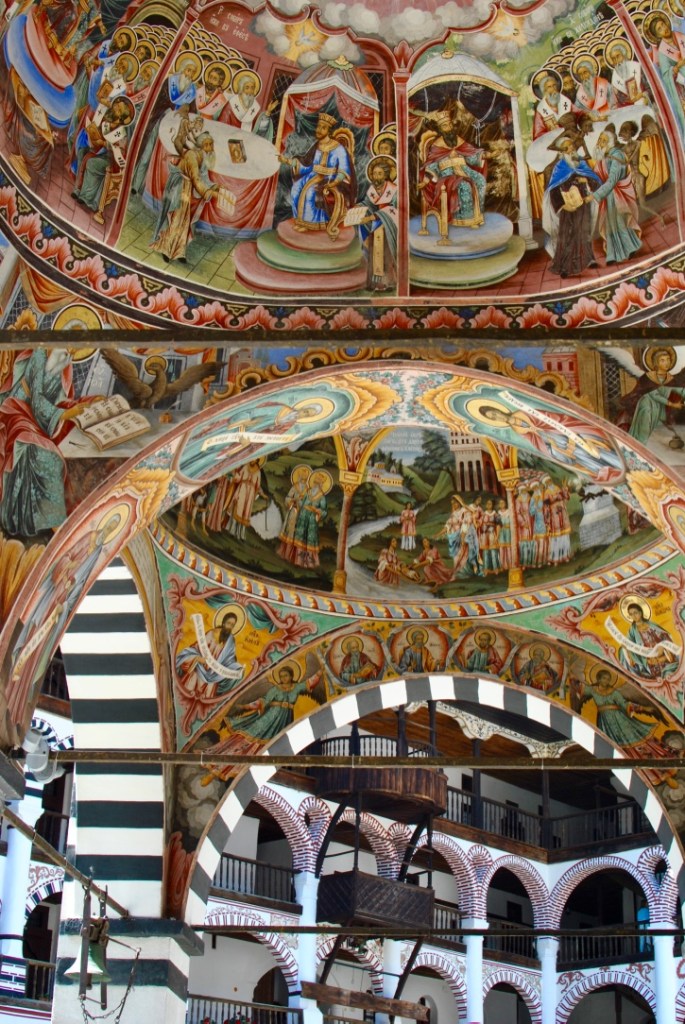 Rila monastery avis voyage bulgarie, bulgaria madamedaniel DIY summer dress