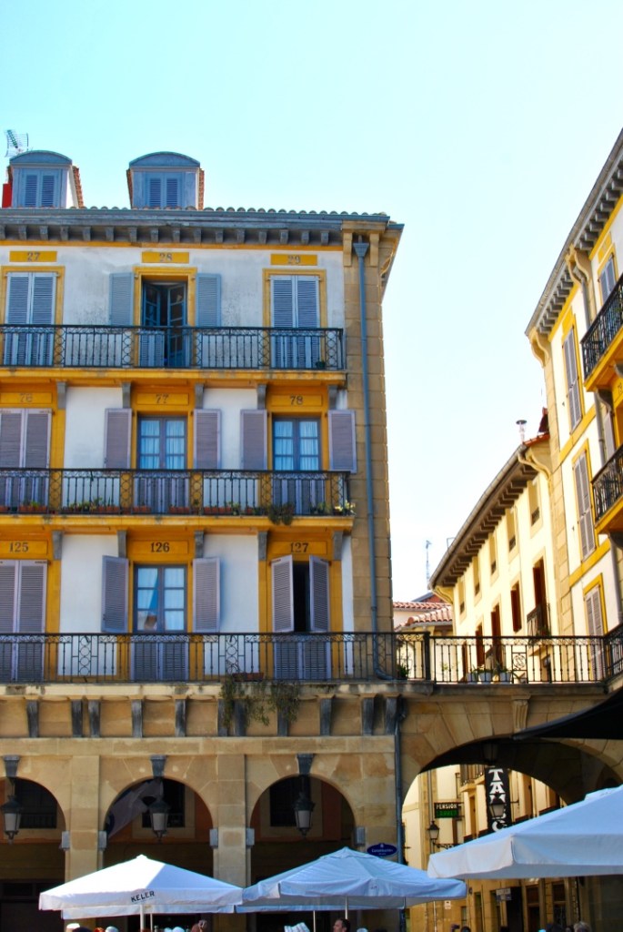 San Sebastian madamedaniel ted baker dress blue dress avis blogger bloggeuse voyage